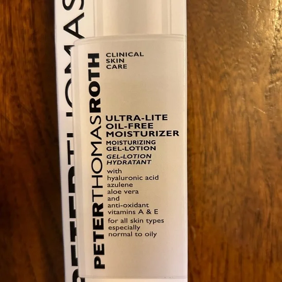 Peter Thomas Roth Ultra-Lite Oil-Free Moisturizer 1.7 floz NEW! - Picture 2 of 5